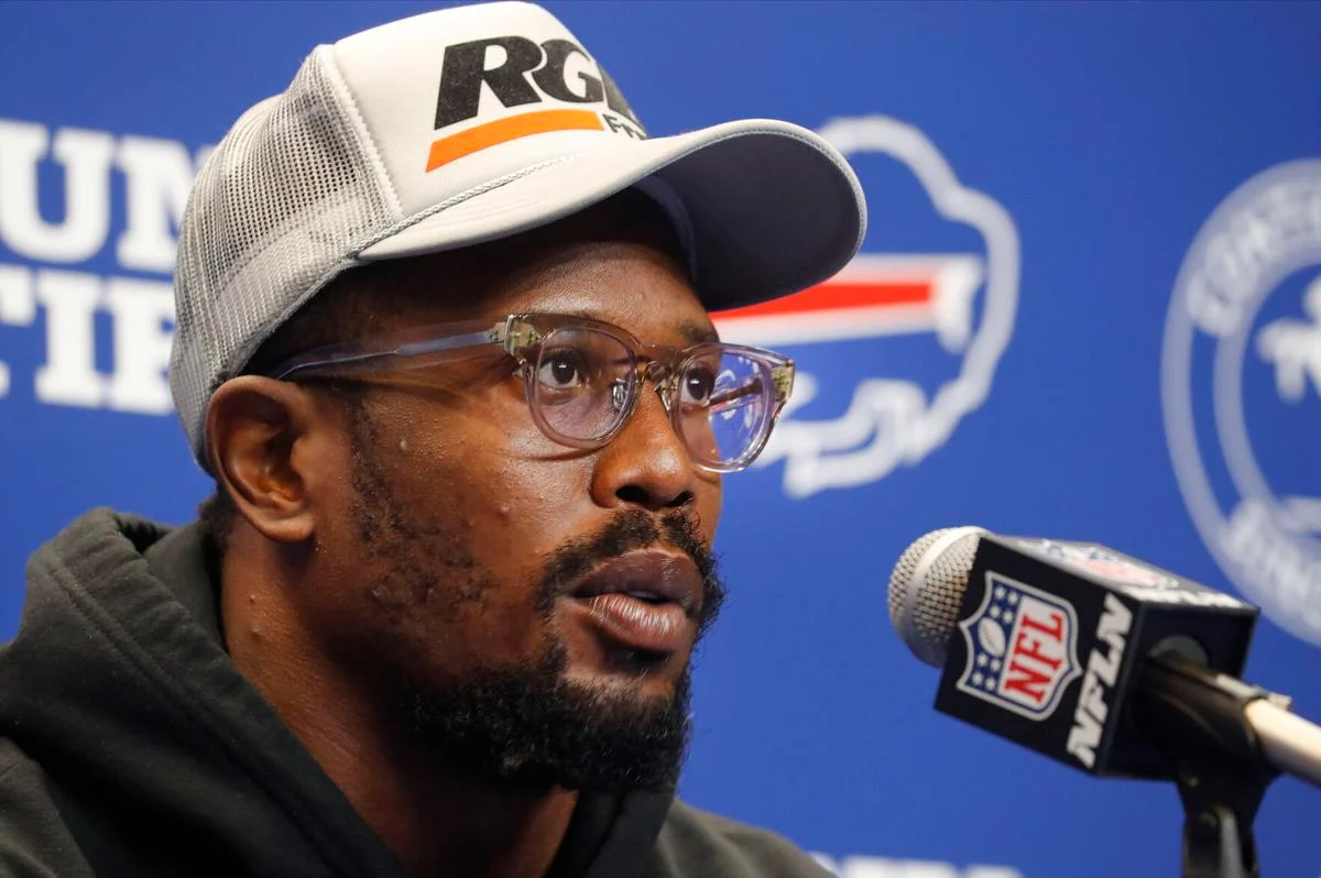 Von Miller contract, salary and net worth explored Celebrity FAQs