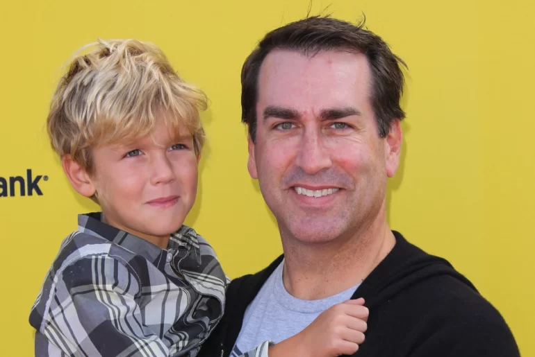 Rob Riggle Son e1564074035910