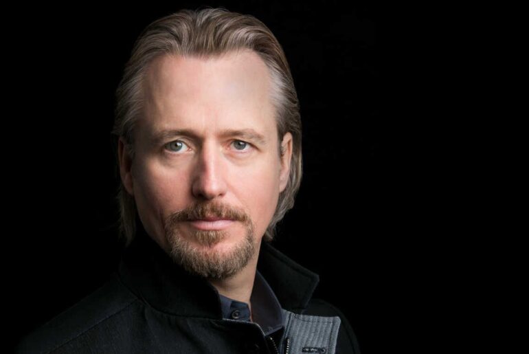 linus roache 1