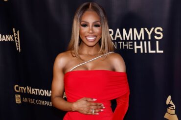Candiace Dillard-Bassett Is All Smiles Showing Off Baby Bump on Red Carpet